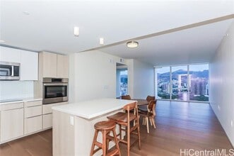 Building Photo - 888 Kapiolani Blvd