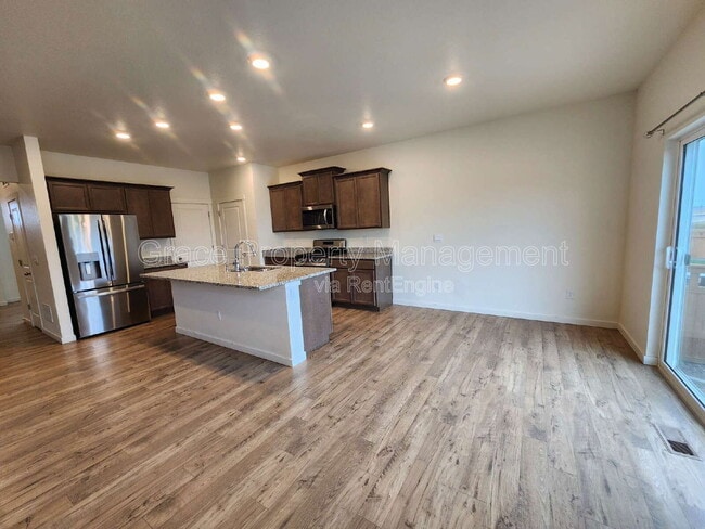 Foto del edificio - 508 Ledge St