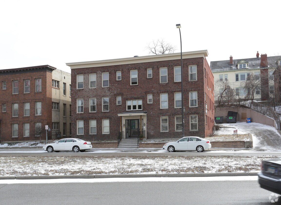 Building Photo - 1907 Lyndale Ave S