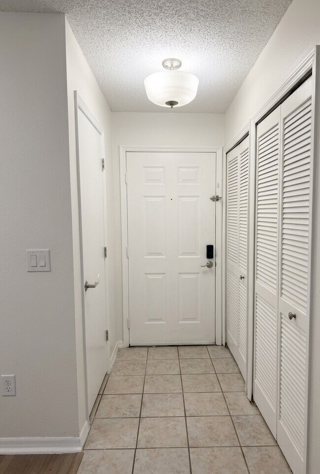 Foto del edificio - 6064 Westgate Dr