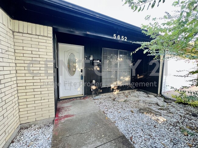 Beautifully Updated 5/3/2 in Fort Worth Fo... - Beautifully Updated 5/3/2 in Fort Worth Fo... House