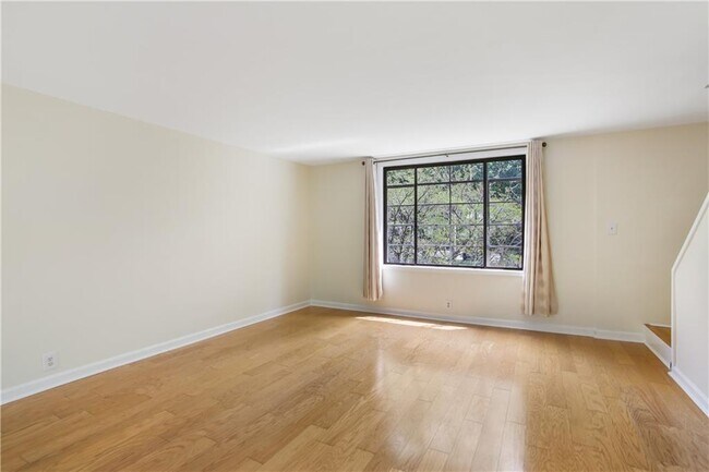 Foto del edificio - 1160 Briarcliff Ct NE
