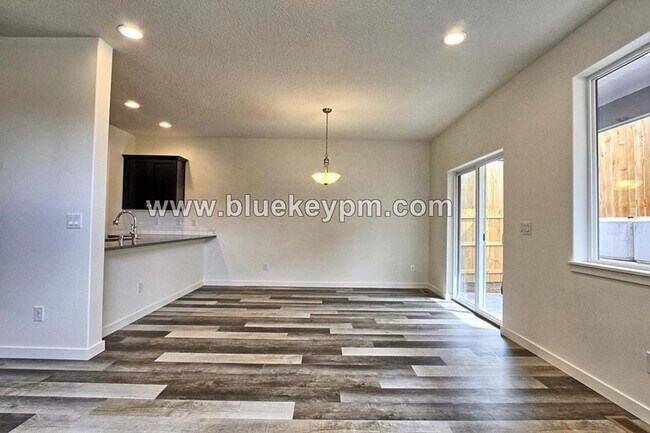 Foto del edificio - 3 Bed, 2.5 Bath Home in Ridgefield's  McCormick Creek Subdivision