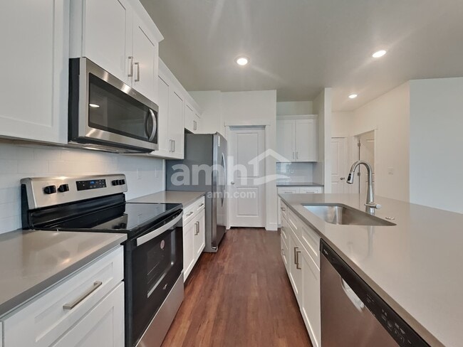 Building Photo - 1465 N Alderleaf Rd