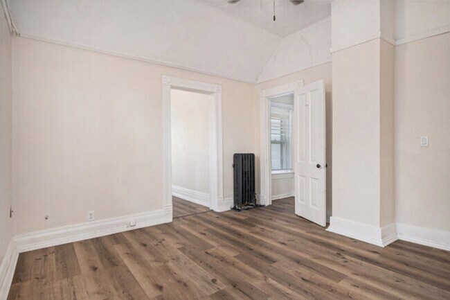 Building Photo - 1309 S 32nd St