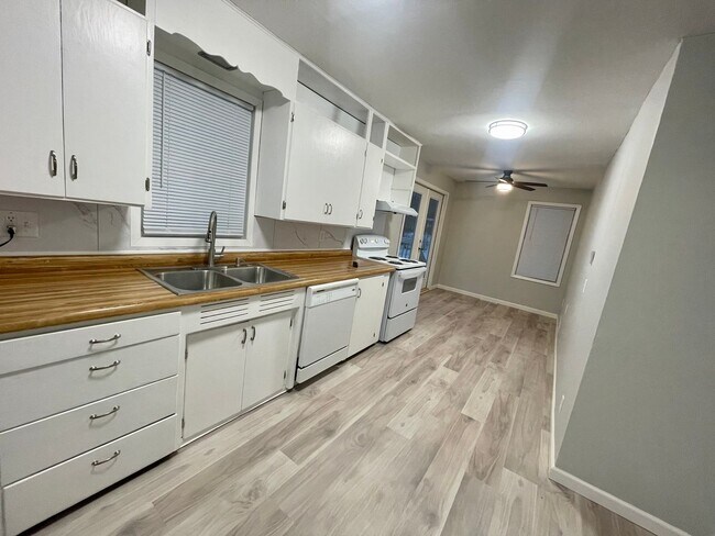 Building Photo - Beautiful 2 bed, 1 bath Single-Family Home!