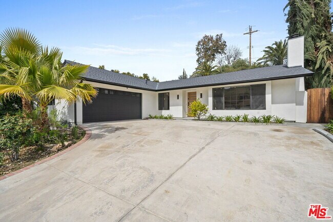 Building Photo - 5560 Ruthwood Dr