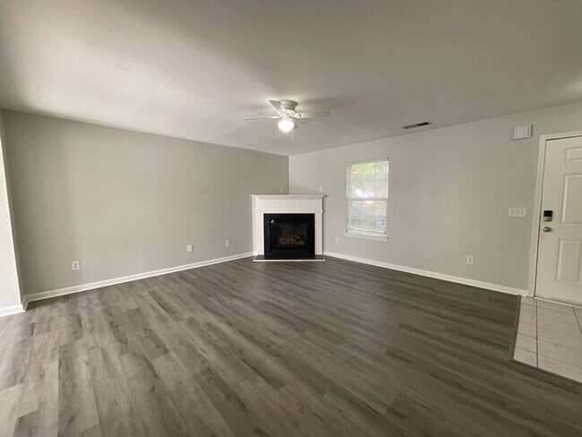 Foto del edificio - Bright 3BR McDonough Home with Fireplace &...