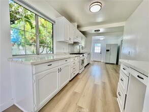 Building Photo - 12987 Correnti St