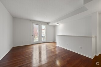 Building Photo - 334 S 3rd St