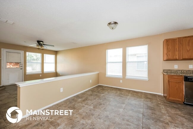 Foto del edificio - 9136 Whistlewood Dr