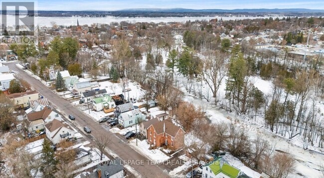 Building Photo - 509 Moffat St