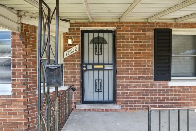 Building Photo - 17326 Mansfield St