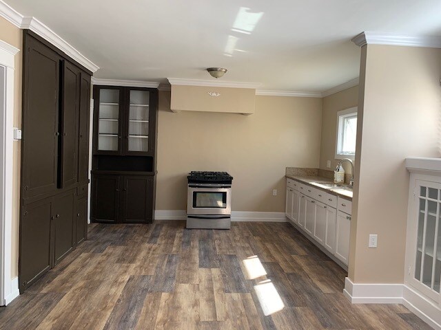 Granite Kitchen - 687 W 11th St