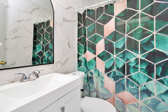 Building Photo - 3339 Simmons St