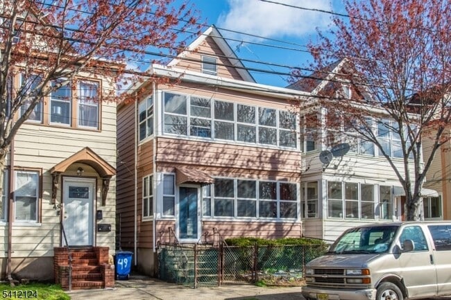 Photo - 51 Maple St Apartment