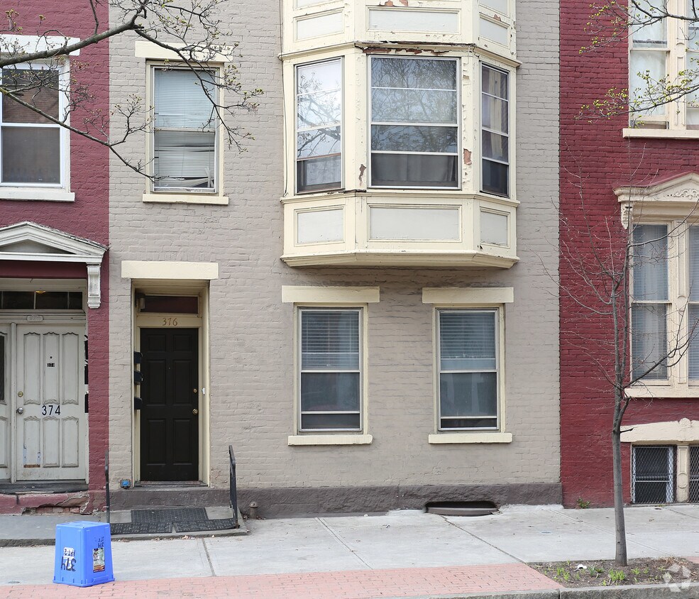 376 Madison Ave, Albany, NY 12210 Apartments in Albany, NY