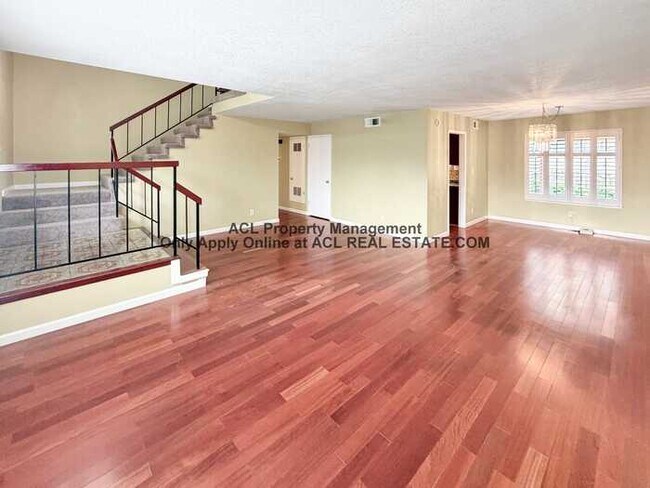 Foto del edificio - 4 Bedroom Home in Hayward Heights | Hayward Hills | Spacious Layout | Quiet Neighborhood