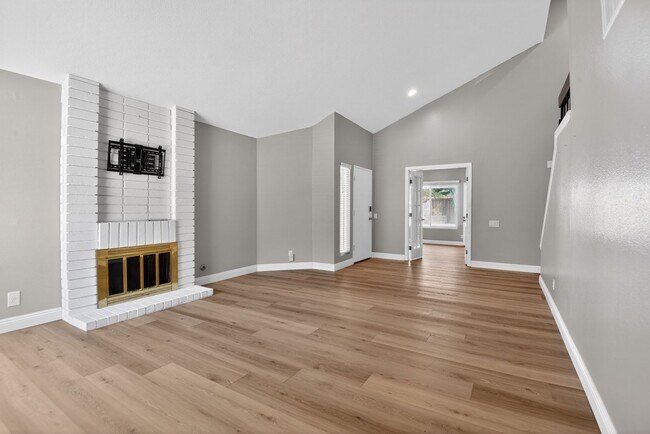 Foto del edificio - 2173 Arbor Cir