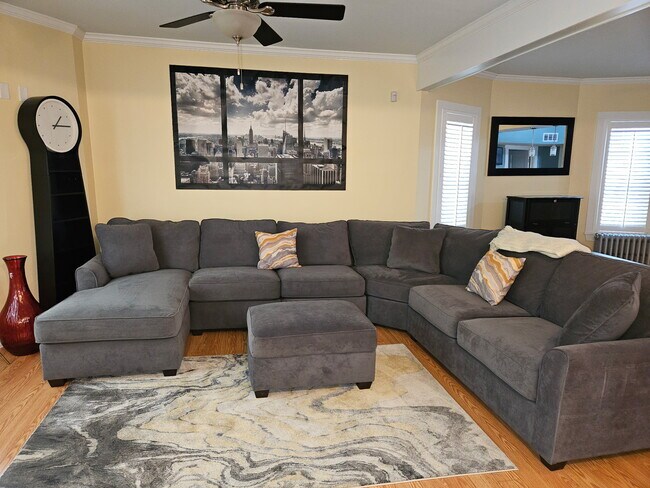 Foto del edificio - 1039 Clay Ave