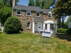 Building Photo - AVAILABLE NOW! - 5 Willing Way, Wilmington...
