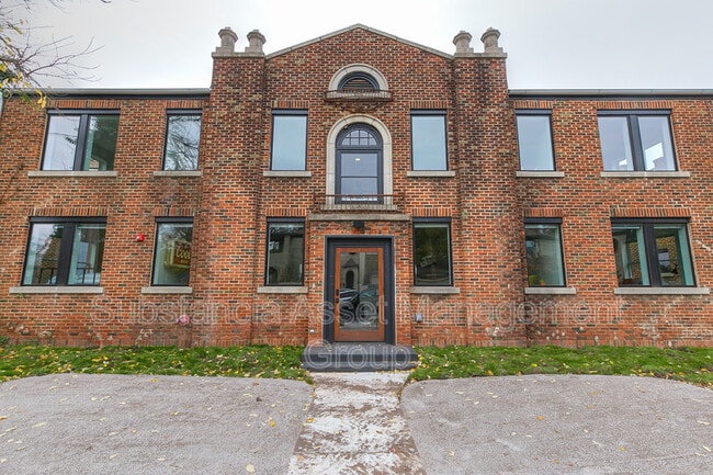 Building Photo - 1700 NW 17th St