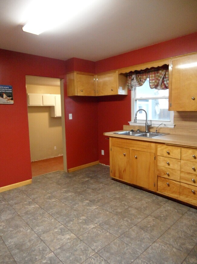 Foto del edificio - 1573 Riverside Dr
