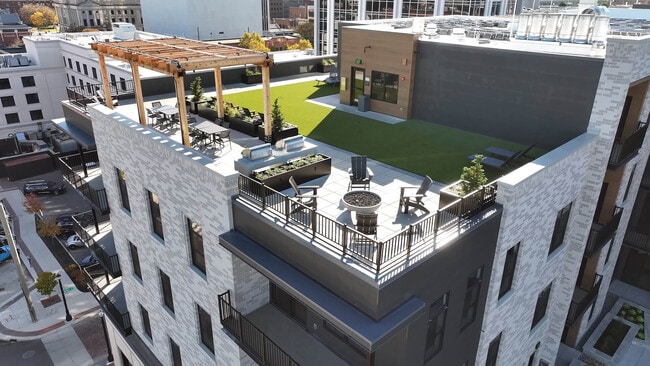7th Floor Green Space - The Pearl