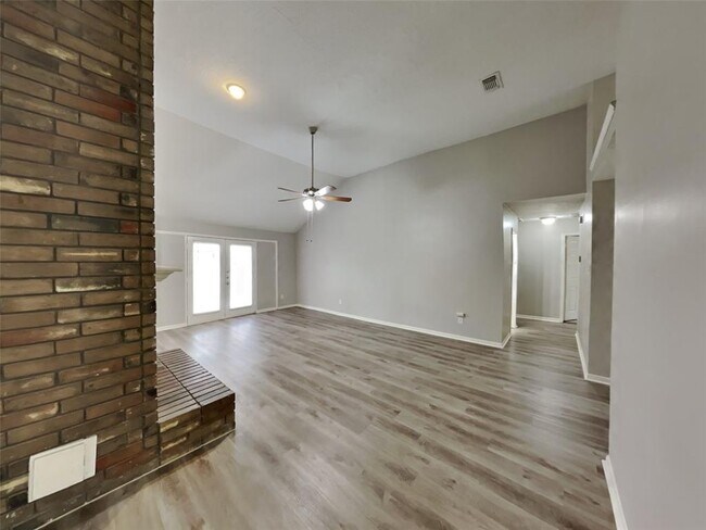 Building Photo - 17703 Seven Pines Dr