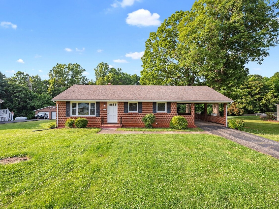 1260 Scuffling Hill Rd, Rocky Mount, VA 24151 House Rental in Rocky