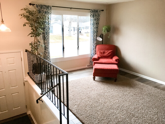 Upstairs living room - 100 Henry St