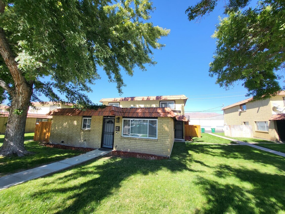 Primary Photo - 3410 Woodside Dr