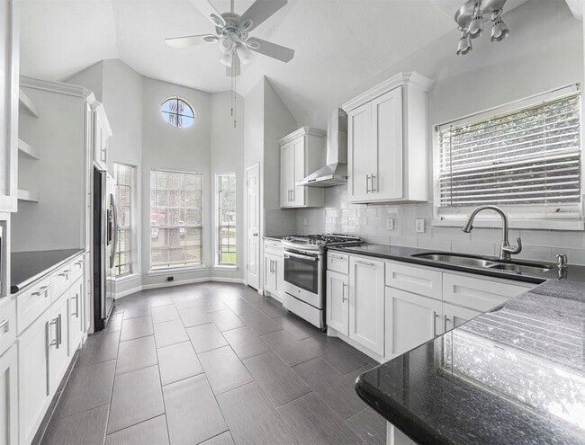 Building Photo - 13515 Ryanwood Dr