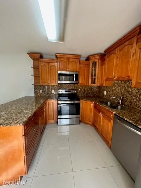 Building Photo - 3 br, 2.5 bath House - 4101 Wimbledon Dr