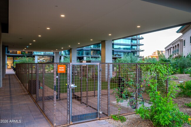 Foto del edificio - 7180 E Kierland Blvd