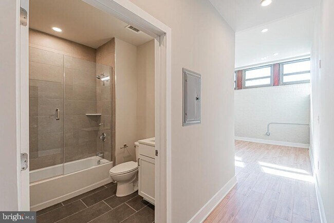 Foto del edificio - 1300 S 19th St