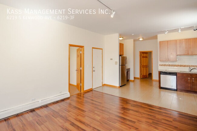 Foto del edificio - 6219 S Kenwood Ave