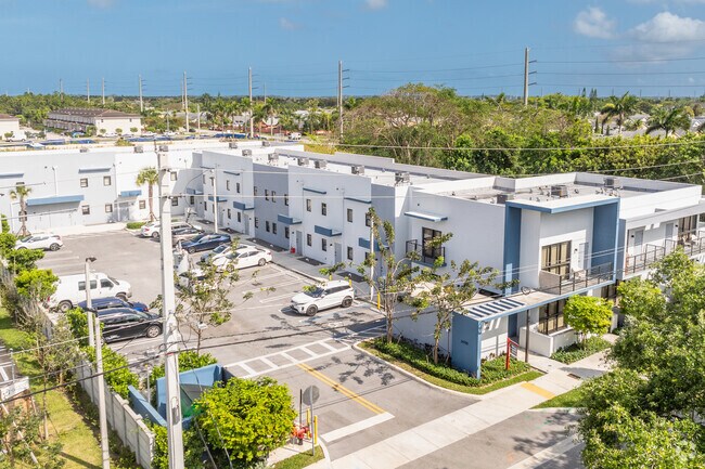 24705 SW 129th Ave - Foto del edificio - 24705 SW 129th Ave