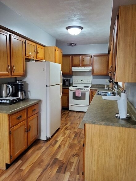 Building Photo - 728 N 2853rd Rd