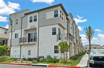 Building Photo - 1302 W Bushell St