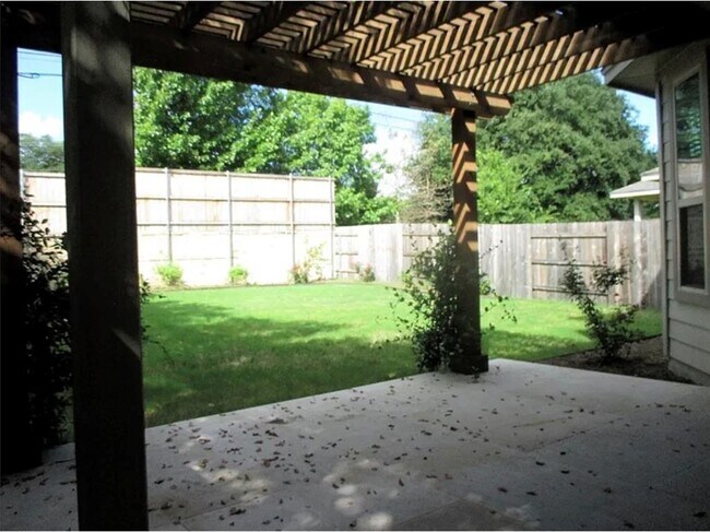Building Photo - 9532 Hunter Ln