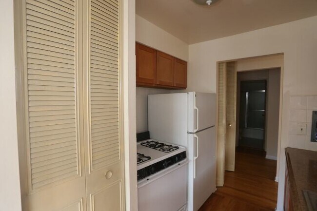 Foto del edificio - 510 W Briar Pl