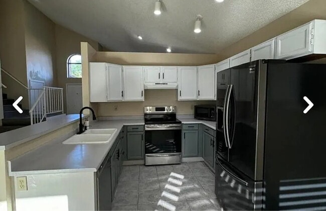 Building Photo - 15002 S 27th Way