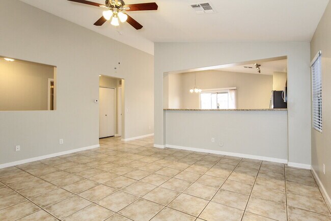 Foto del edificio - 12621 W Bloomfield Rd