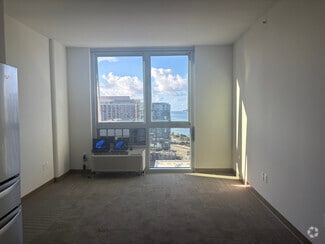Building Photo - 988 Halekauwila St