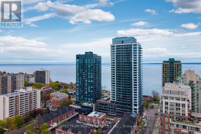 Building Photo - 2075 Lakeshore Rd.
