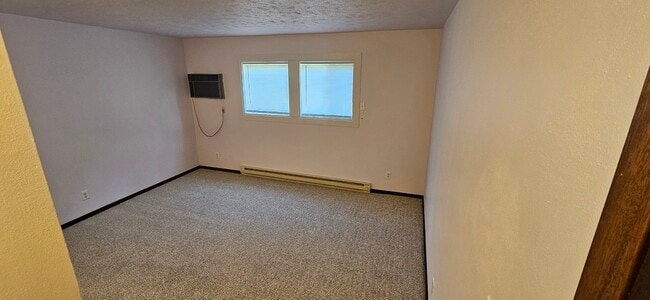 Building Photo - 2857 City View Dr