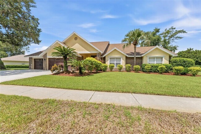 Building Photo - 6513 Thoroughbred Loop