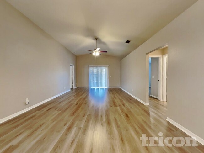 Foto del edificio - 24349 Rolling View Ct