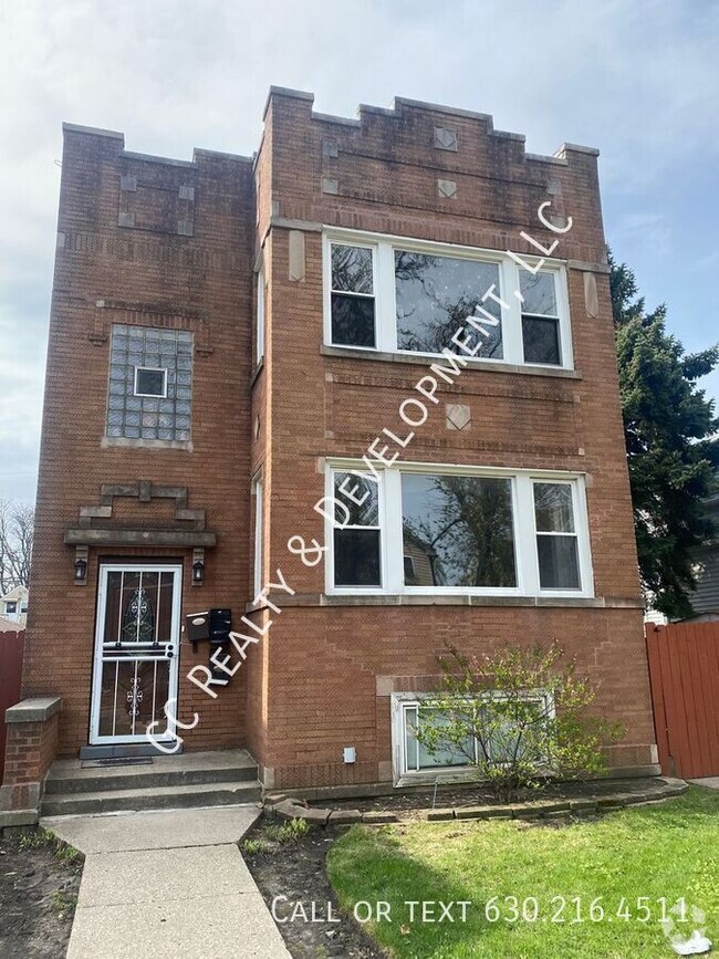 Building Photo - 4733 W Grace St